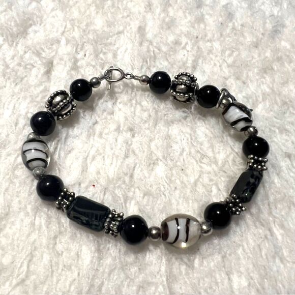 Black & White Silver Tone Beads Toggle Clasp Breast Cancer Bracelet - Picture 2 of 7